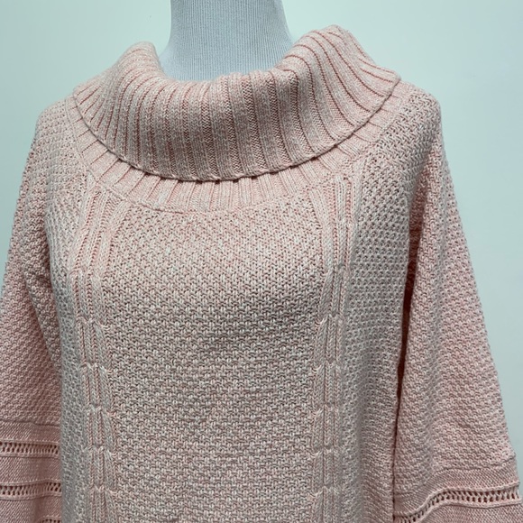 Crown & Ivy Pink Sweater Size M - Picture 2 of 7